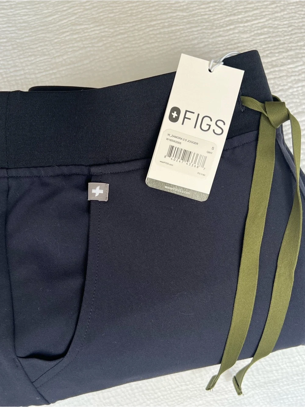 NWT FIGS Quiet Navy Scrub Set XS Top / S Zamora Jogger Pants - Picture 5 of 15